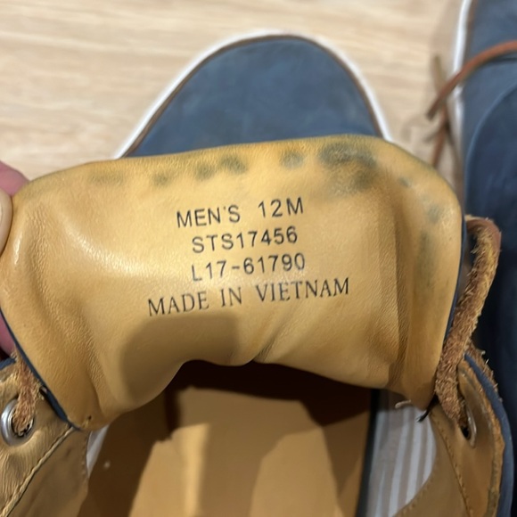 Men’s Sperry Suede Lace-Up - Picture 4 of 4